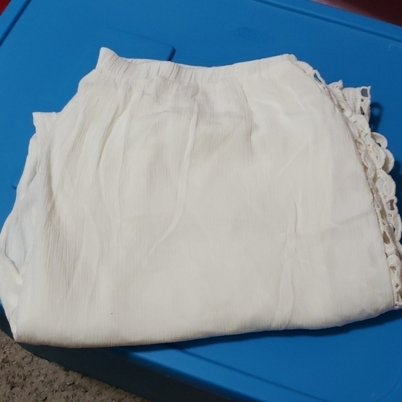 Poof! Pants - 3x white wide leg pants with lace on the side nwt